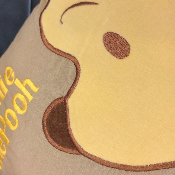 Rare Winnie the Pooh cushion from Tokyo Disneyland. - Picture 3 of 6